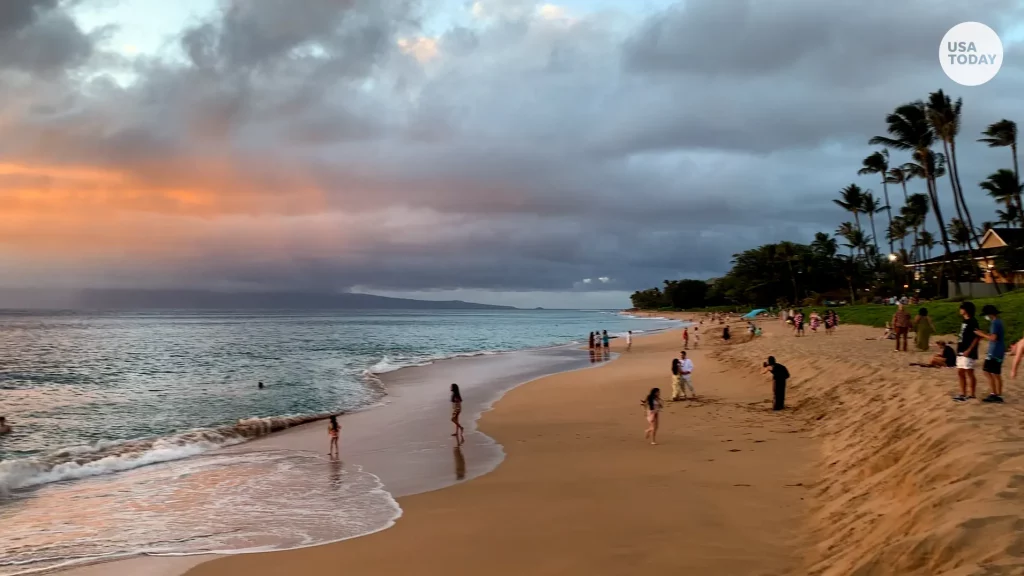 how far is maui from honolulu